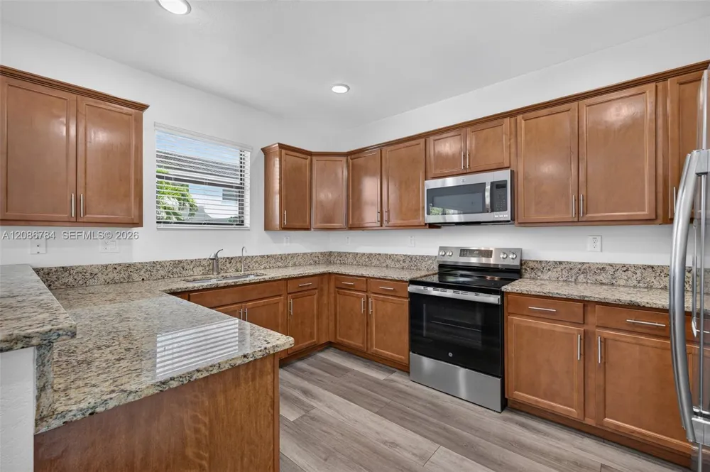 8897 NW 103rd Ave Doral, FL 33178
