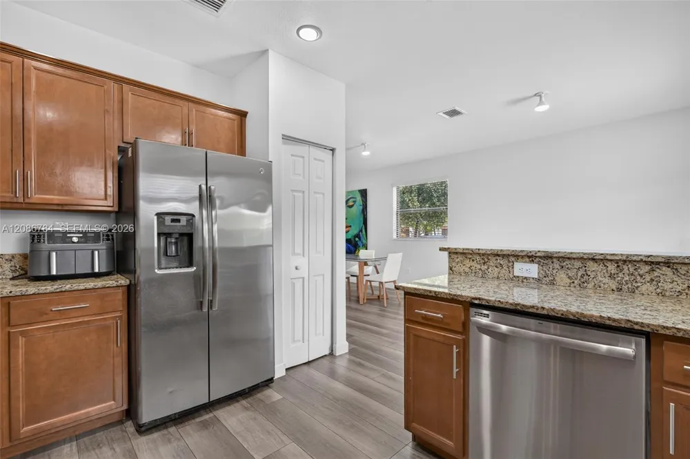 8897 NW 103rd Ave Doral, FL 33178
