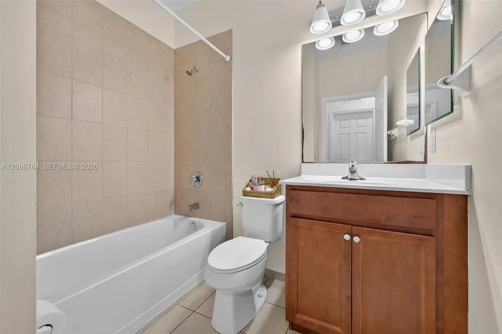 8897 NW 103rd Ave Doral, FL 33178