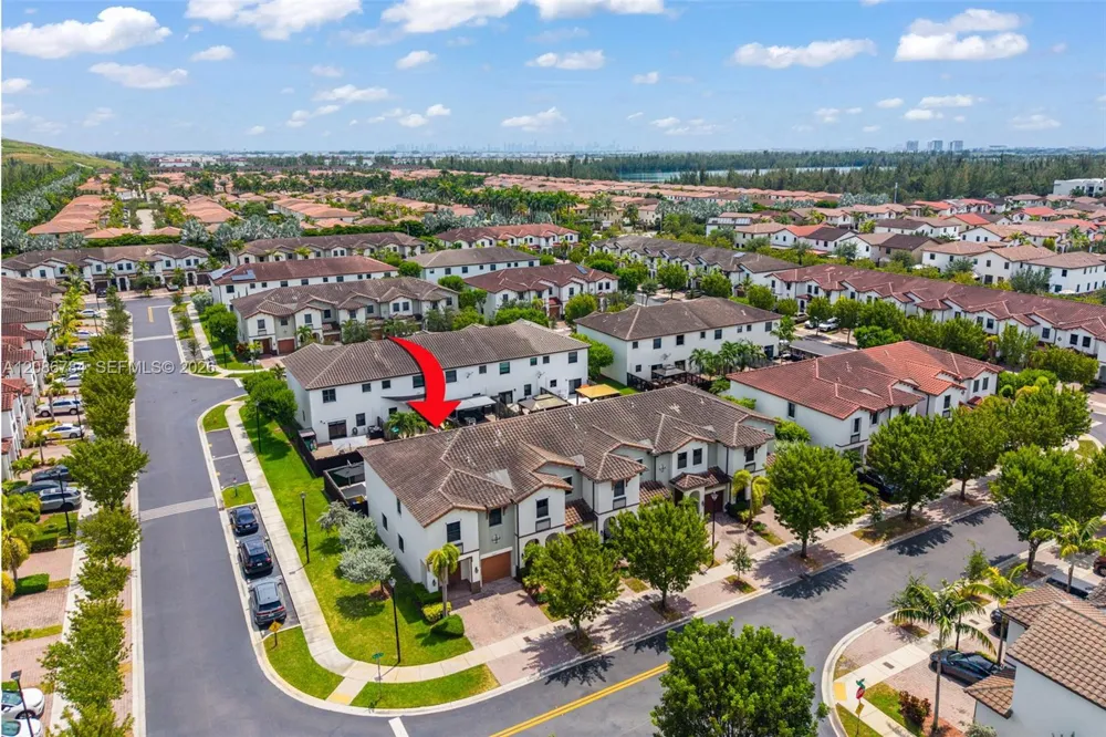 8897 NW 103rd Ave Doral, FL 33178