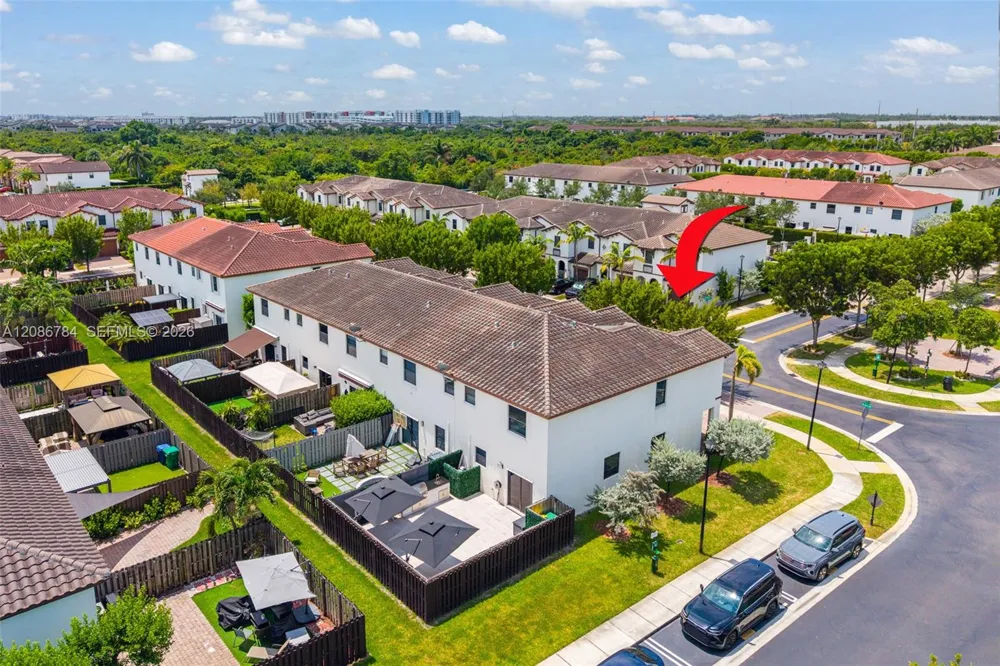 8897 NW 103rd Ave Doral, FL 33178
