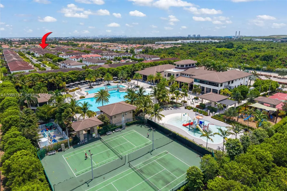 8897 NW 103rd Ave Doral, FL 33178