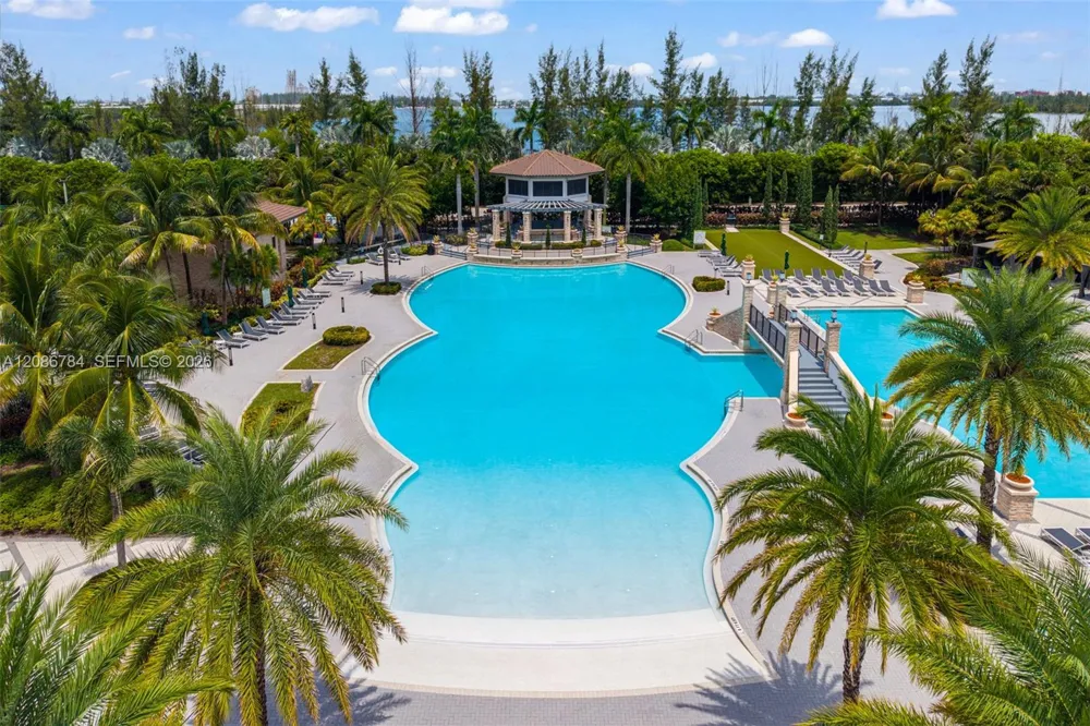 8897 NW 103rd Ave Doral, FL 33178