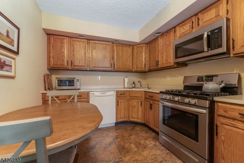 1501 Longley Ct Ondo Branchburg, NJ 08876