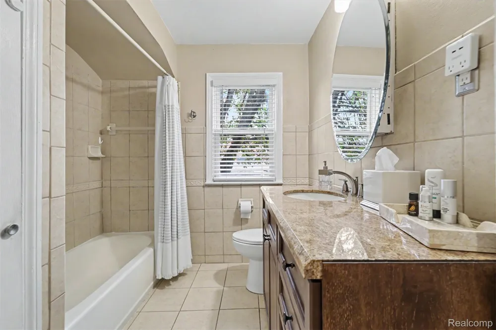 7136 Rosedale Boulevard Allen Park City, MI 48101