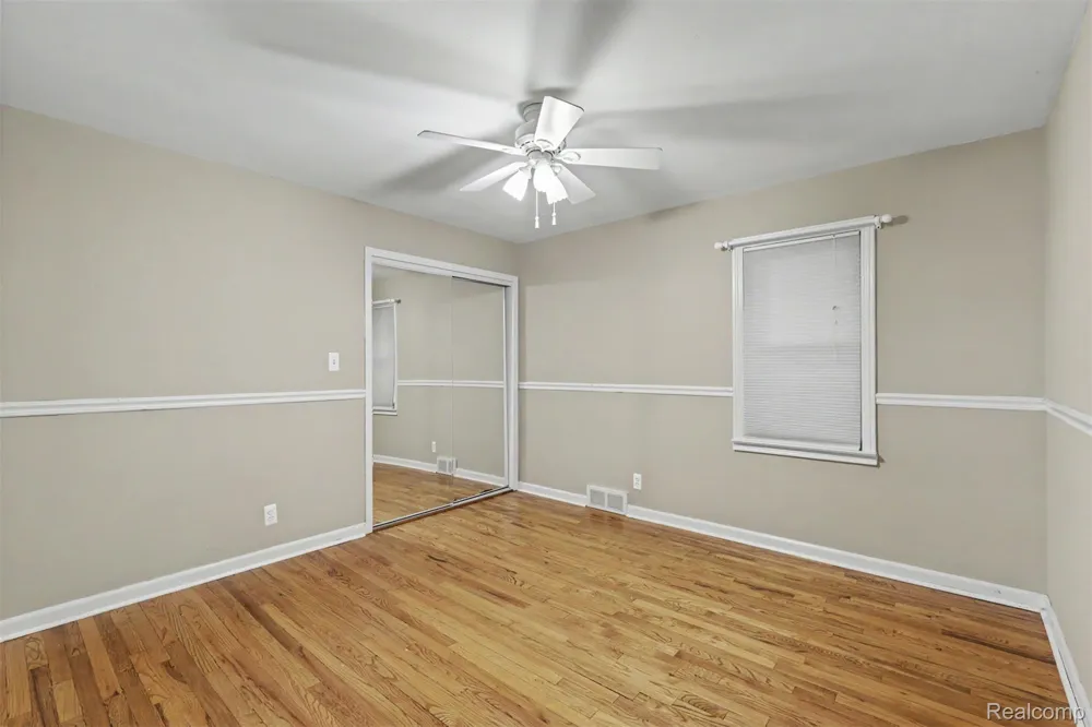 7136 Rosedale Boulevard Allen Park City, MI 48101