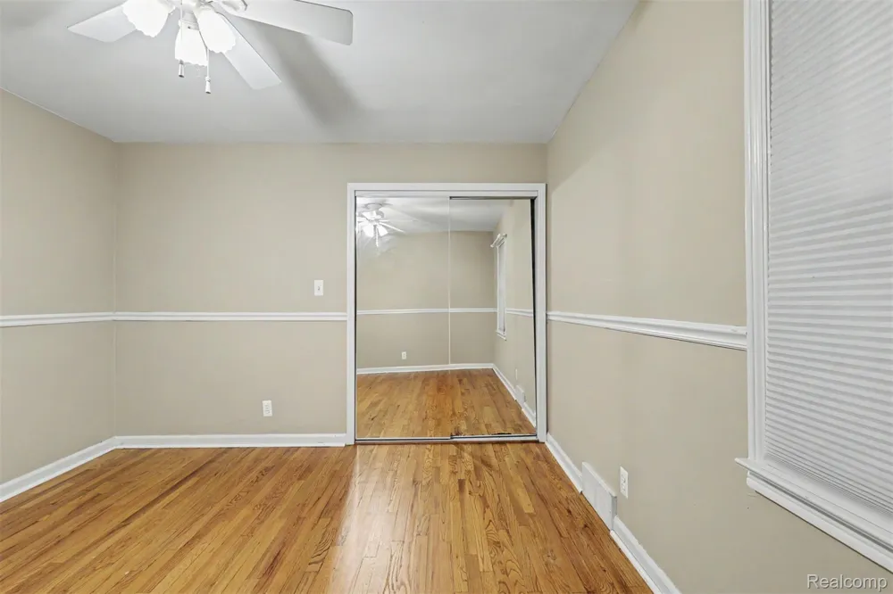 7136 Rosedale Boulevard Allen Park City, MI 48101