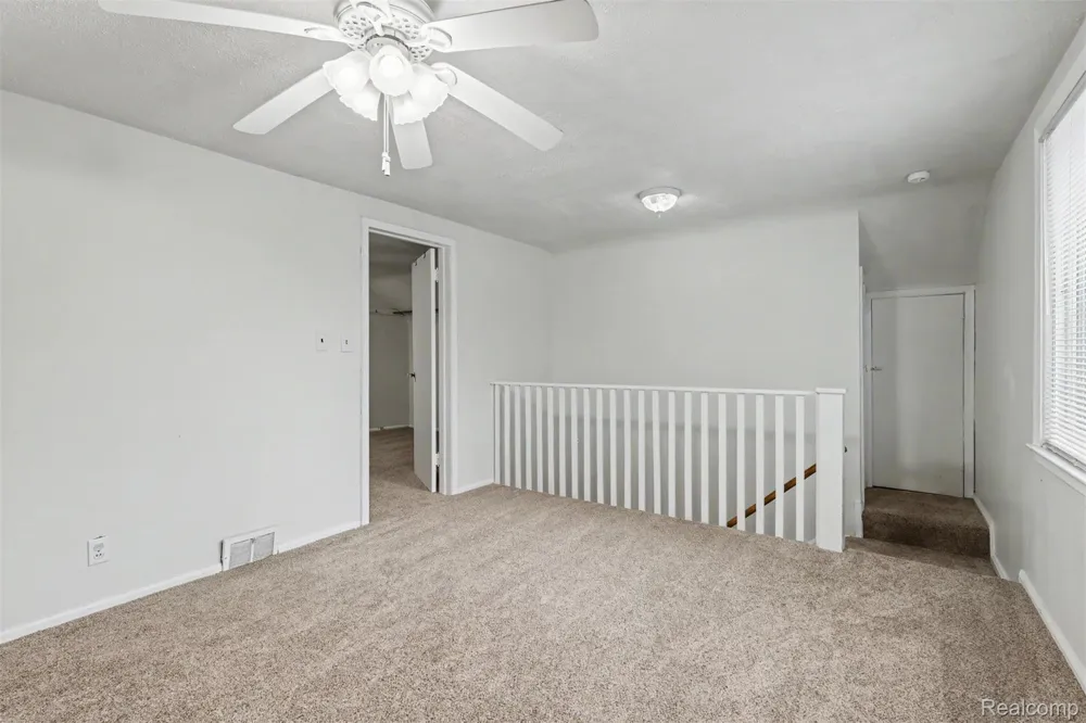 7136 Rosedale Boulevard Allen Park City, MI 48101