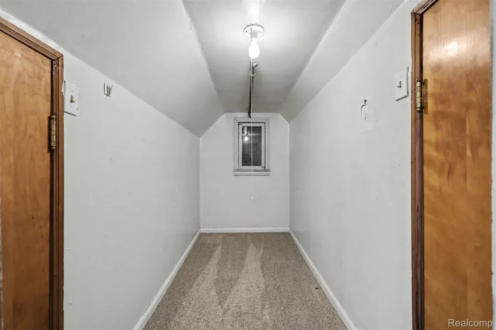 7136 Rosedale Boulevard Allen Park City, MI 48101