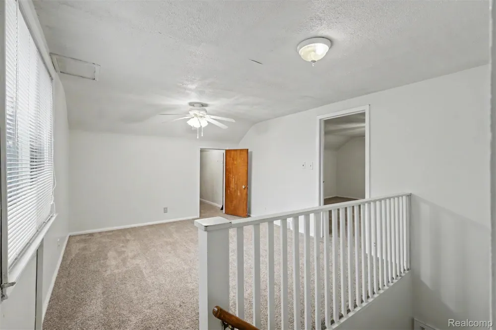 7136 Rosedale Boulevard Allen Park City, MI 48101