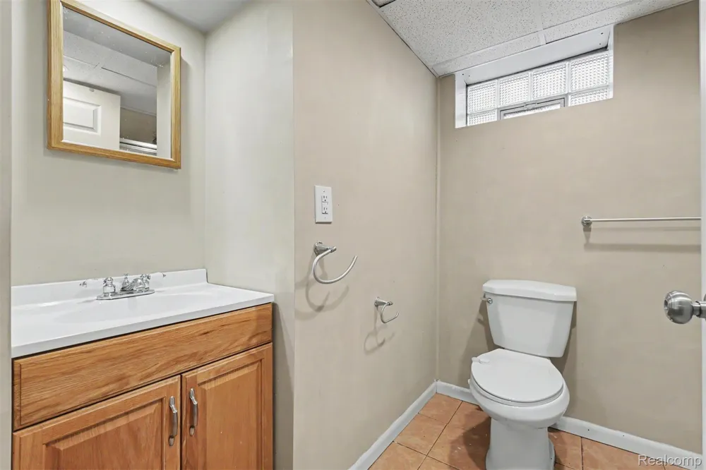7136 Rosedale Boulevard Allen Park City, MI 48101