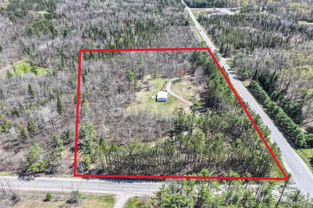 958 W Miller Road Elmer Township, MI 48647