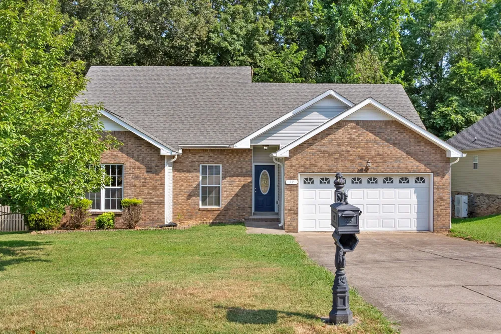 79 West Dr Clarksville, TN 37040