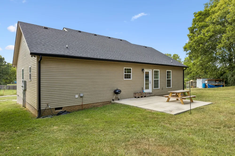 5001 Timothy Ln Columbia, TN 38401
