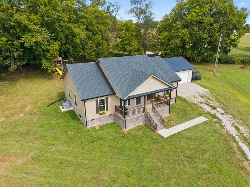 5001 Timothy Ln Columbia, TN 38401