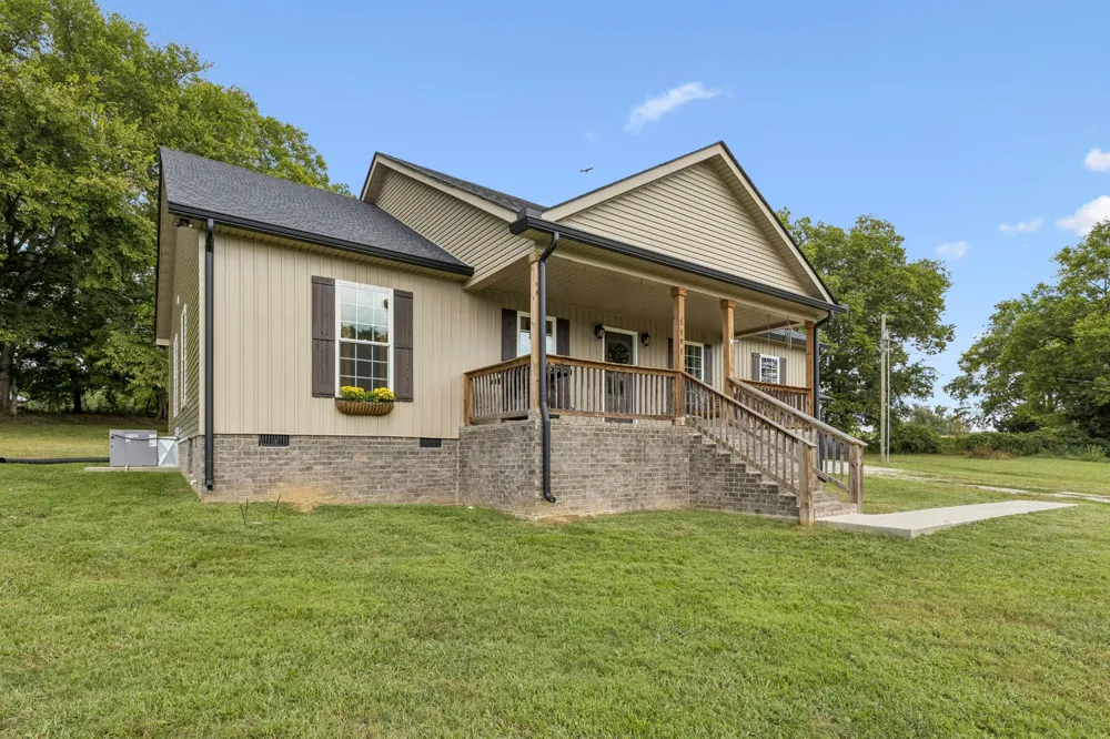 5001 Timothy Ln Columbia, TN 38401