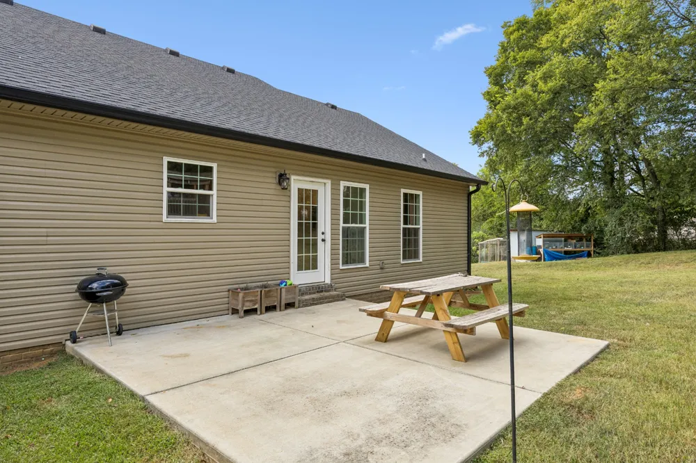 5001 Timothy Ln Columbia, TN 38401