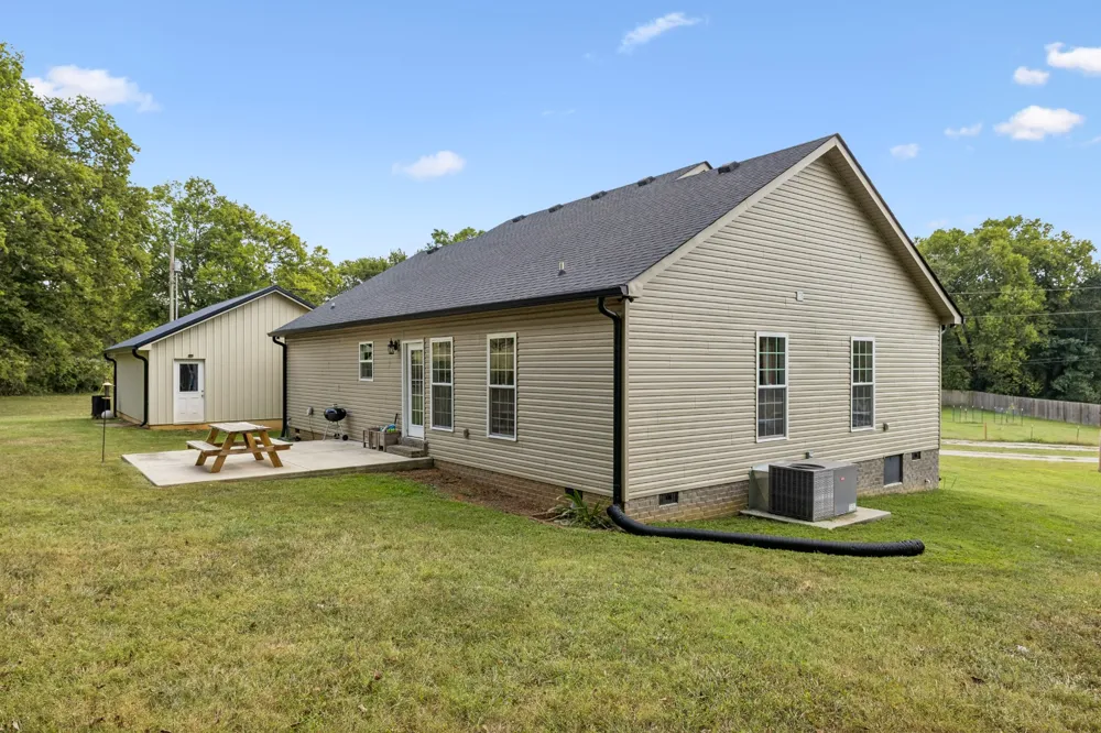 5001 Timothy Ln Columbia, TN 38401