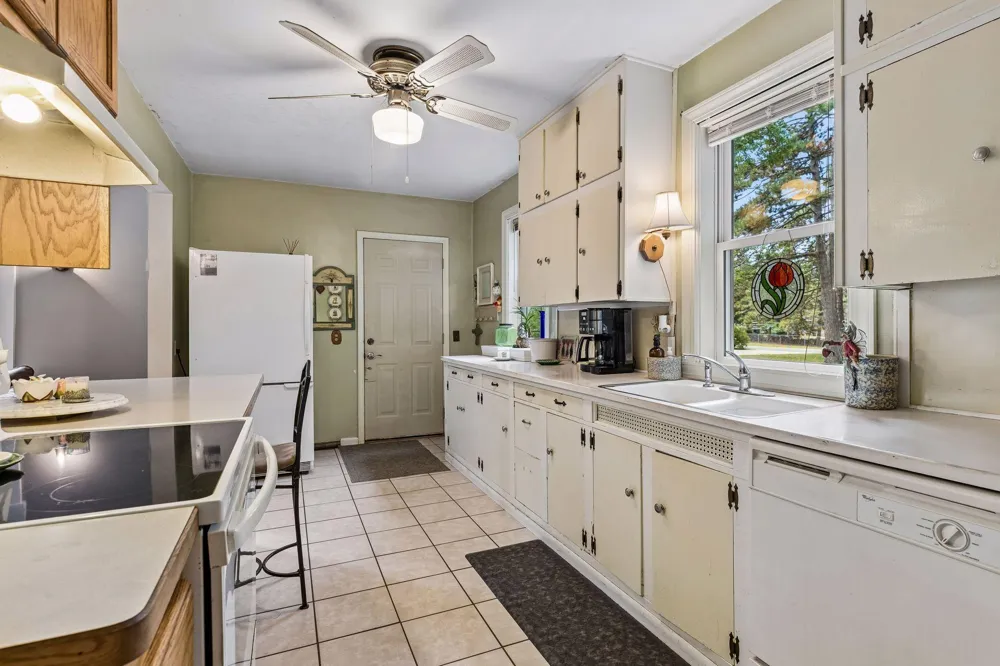 5329 Bryant Street Maple Plain, MN 55359