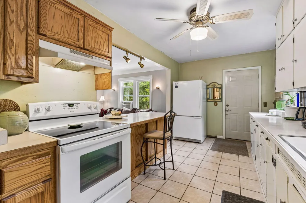 5329 Bryant Street Maple Plain, MN 55359