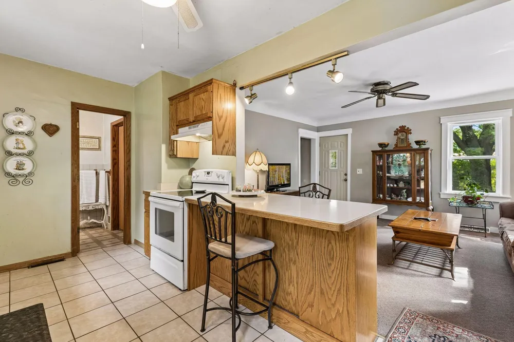 5329 Bryant Street Maple Plain, MN 55359