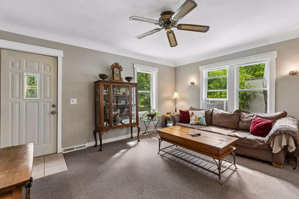5329 Bryant Street Maple Plain, MN 55359