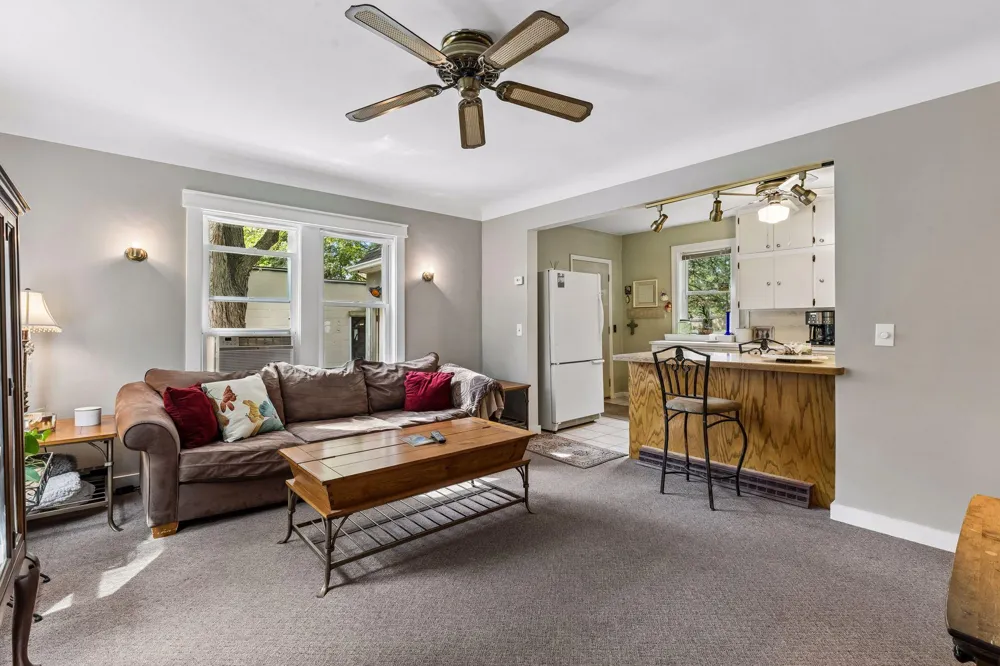 5329 Bryant Street Maple Plain, MN 55359