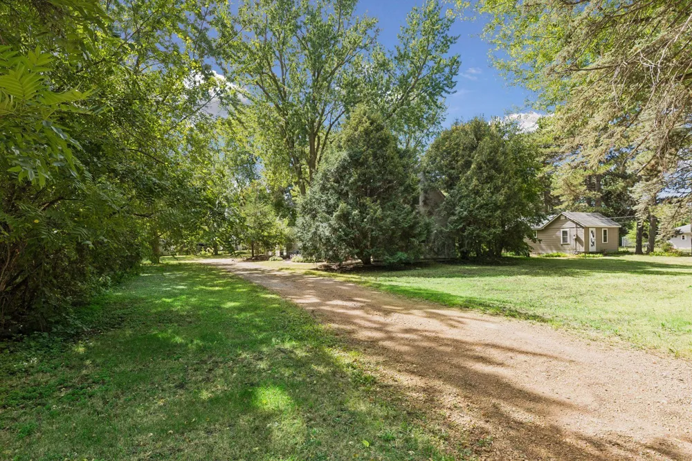 5329 Bryant Street Maple Plain, MN 55359