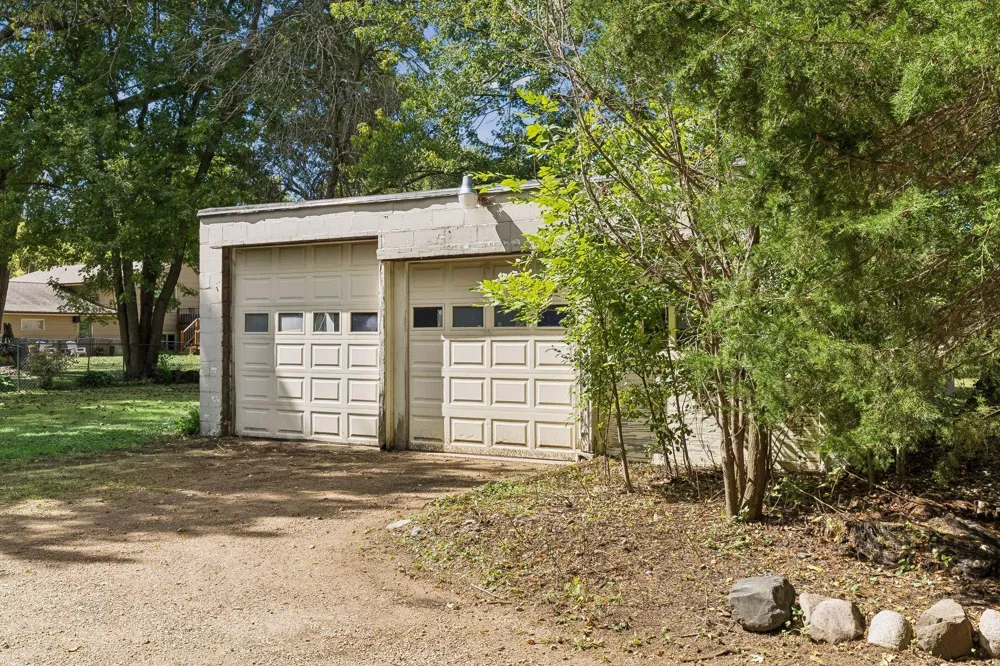 5329 Bryant Street Maple Plain, MN 55359