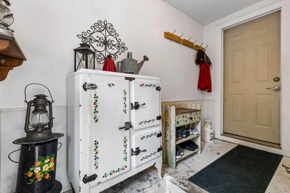 5329 Bryant Street Maple Plain, MN 55359