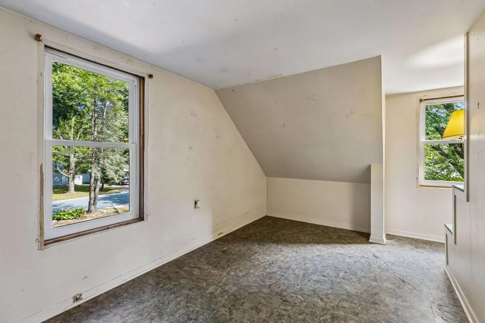 5329 Bryant Street Maple Plain, MN 55359