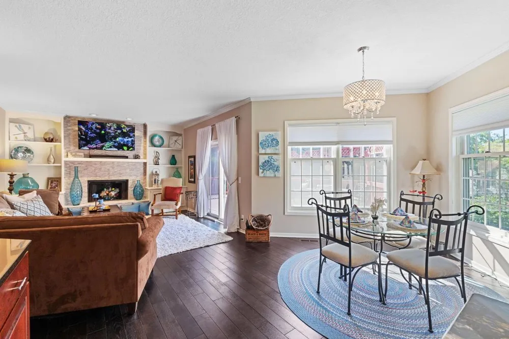 4086 Deerwood Trail Eagan, MN 55122