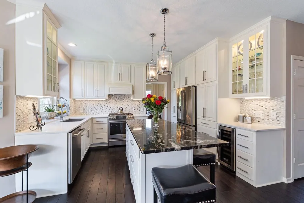4086 Deerwood Trail Eagan, MN 55122