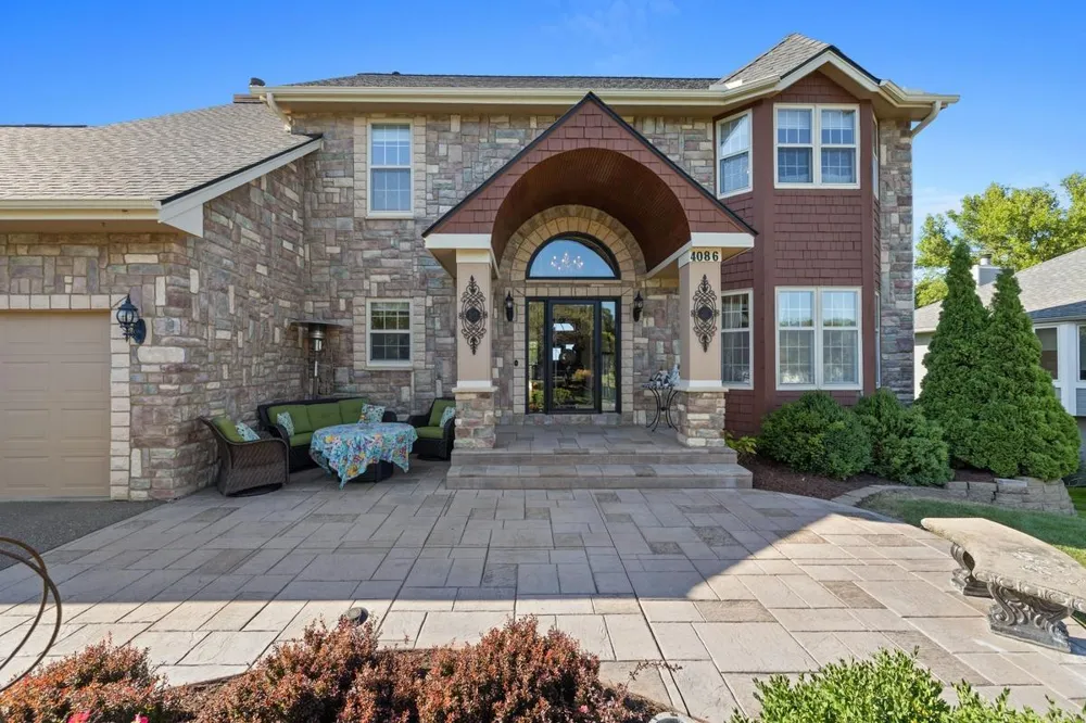 4086 Deerwood Trail Eagan, MN 55122