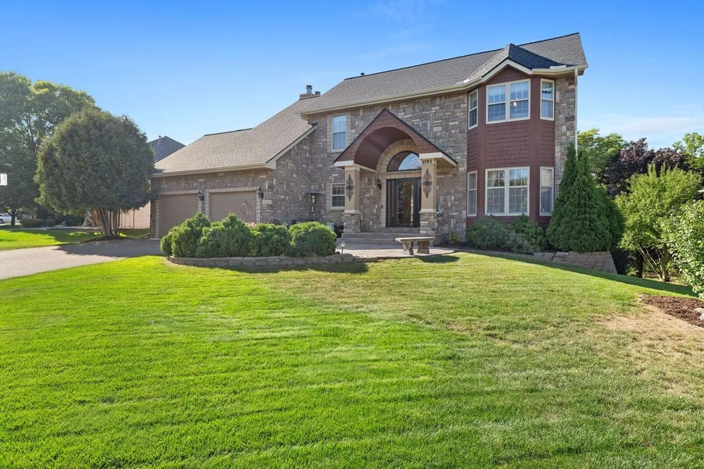 4086 Deerwood Trail Eagan, MN 55122