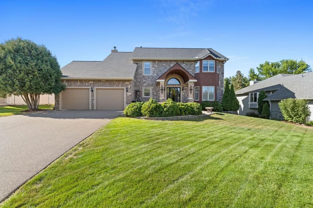 4086 Deerwood Trail Eagan, MN 55122