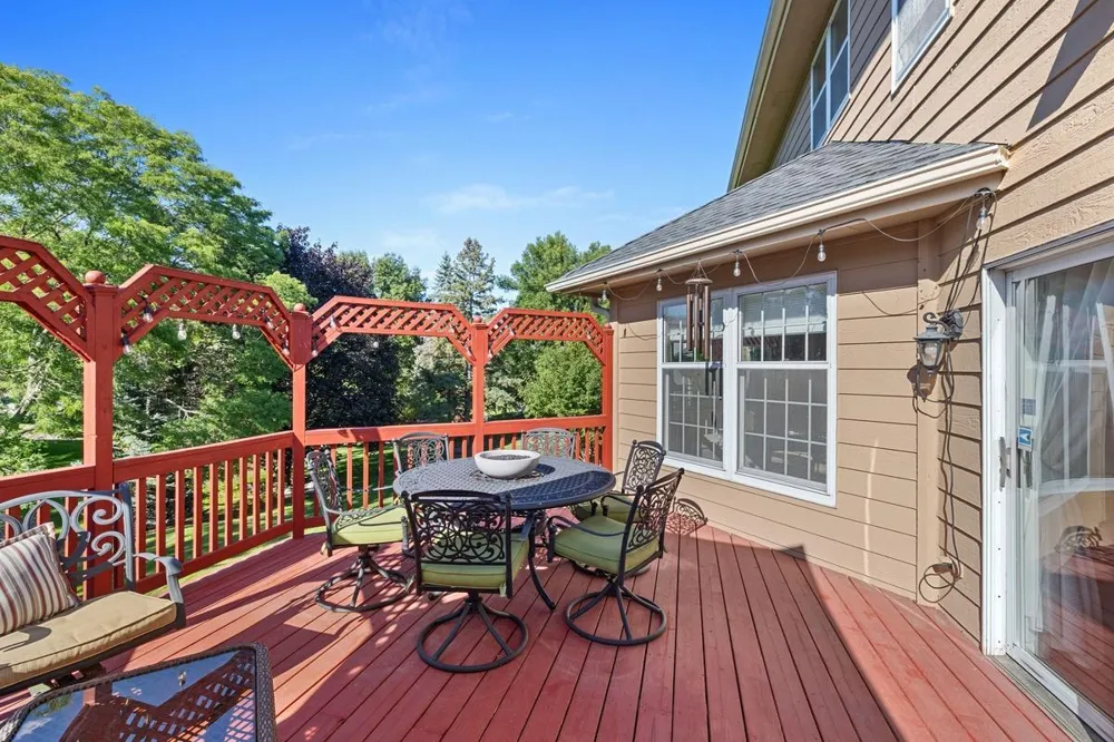4086 Deerwood Trail Eagan, MN 55122