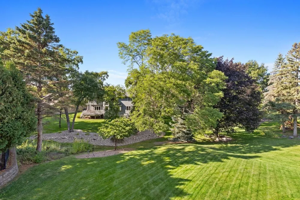 4086 Deerwood Trail Eagan, MN 55122