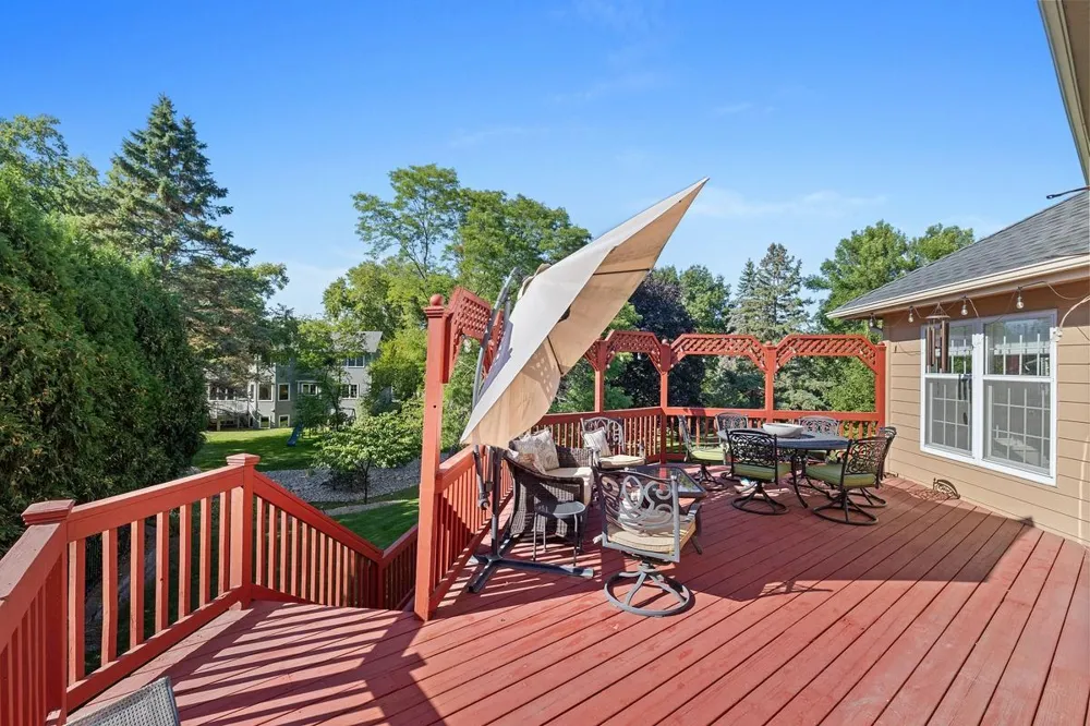 4086 Deerwood Trail Eagan, MN 55122