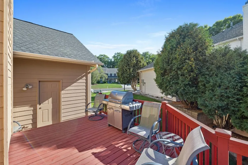4086 Deerwood Trail Eagan, MN 55122