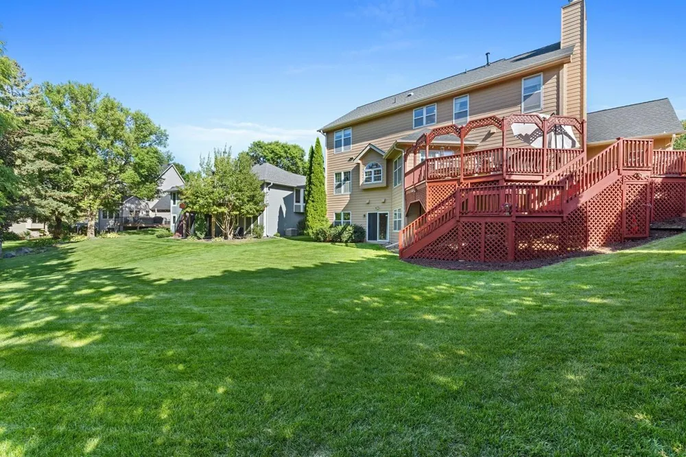 4086 Deerwood Trail Eagan, MN 55122