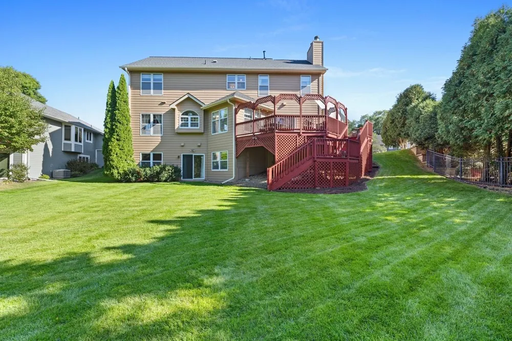 4086 Deerwood Trail Eagan, MN 55122