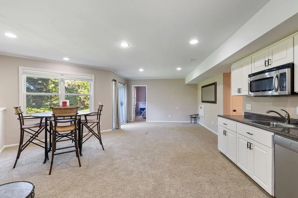 4086 Deerwood Trail Eagan, MN 55122