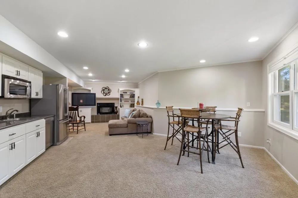 4086 Deerwood Trail Eagan, MN 55122