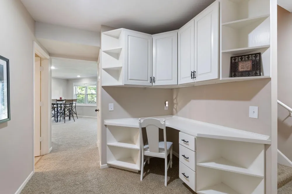 4086 Deerwood Trail Eagan, MN 55122