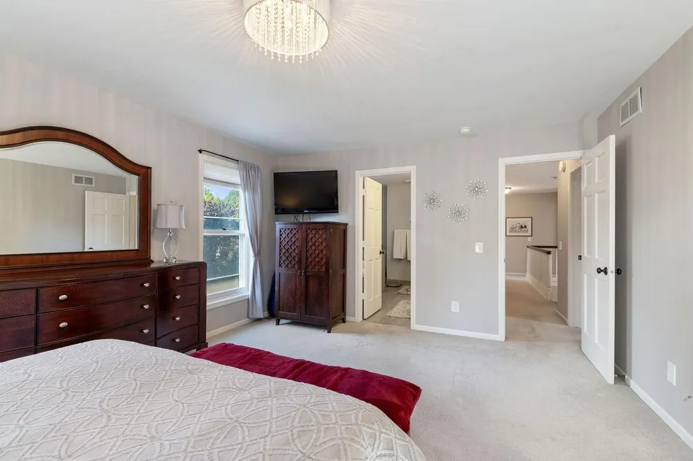4086 Deerwood Trail Eagan, MN 55122