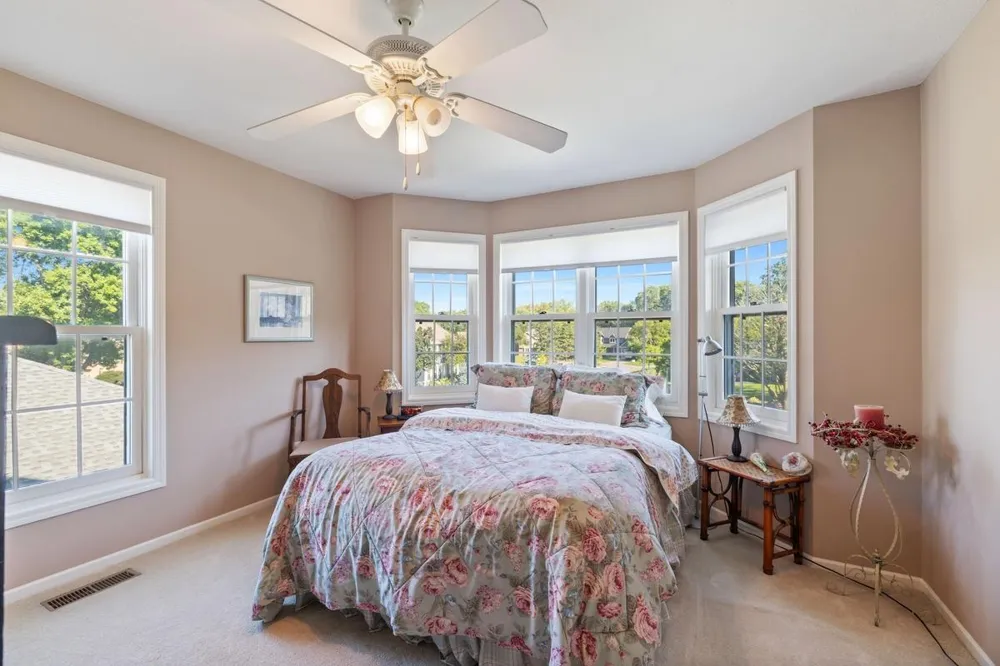 4086 Deerwood Trail Eagan, MN 55122