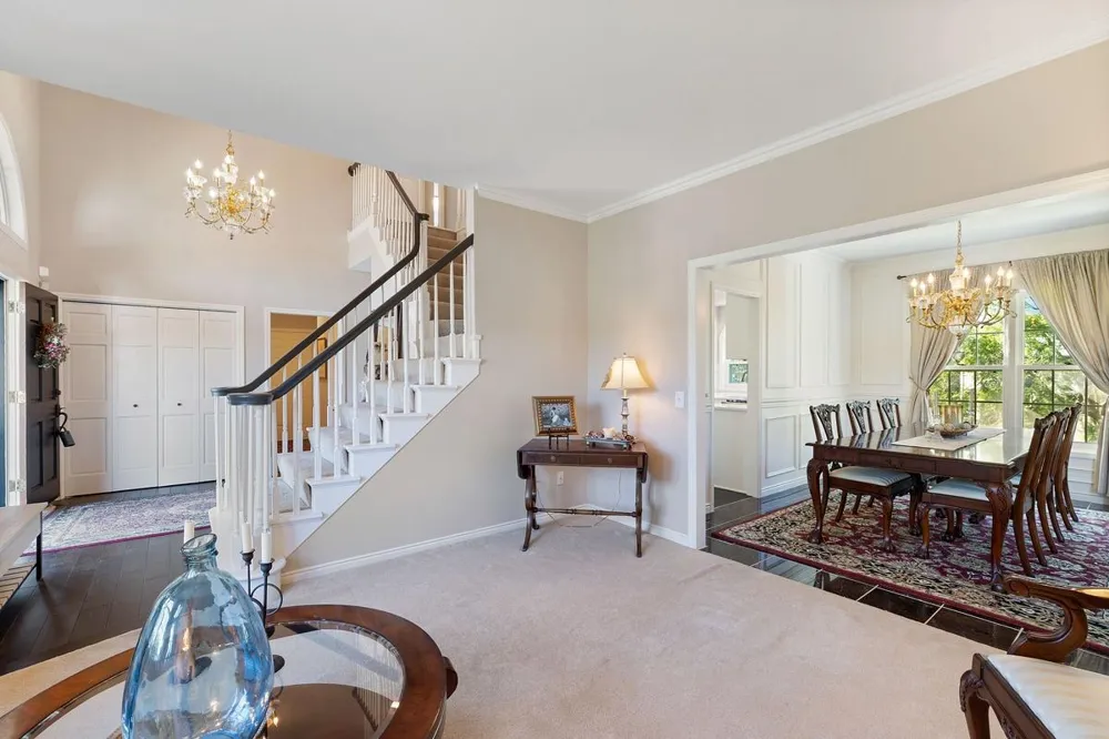 4086 Deerwood Trail Eagan, MN 55122