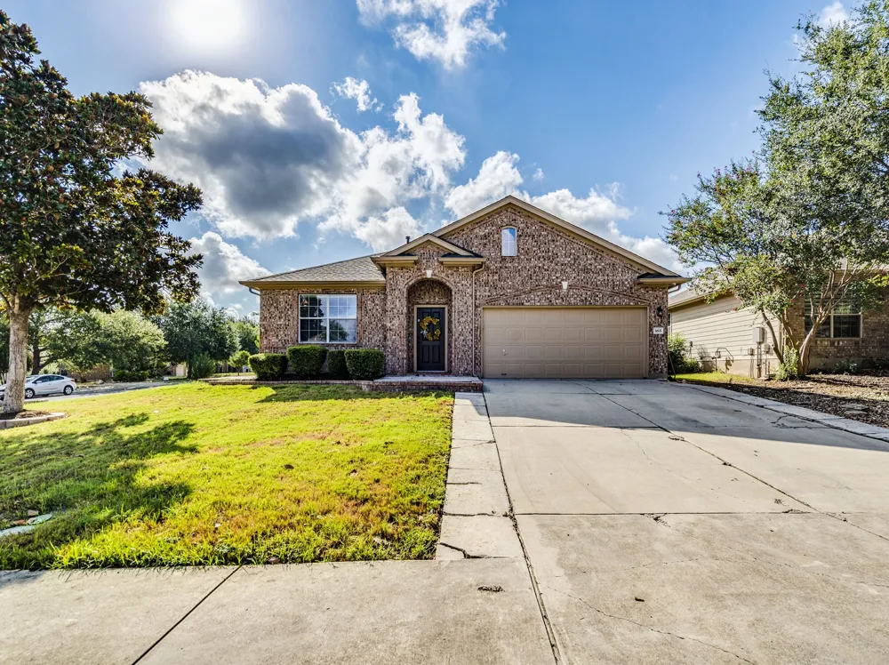 165 Oxford Drive Kyle, TX 78640
