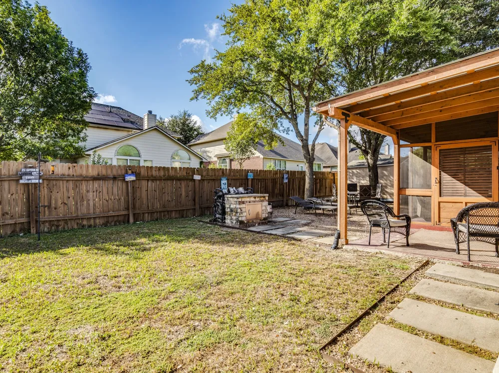 165 Oxford Drive Kyle, TX 78640